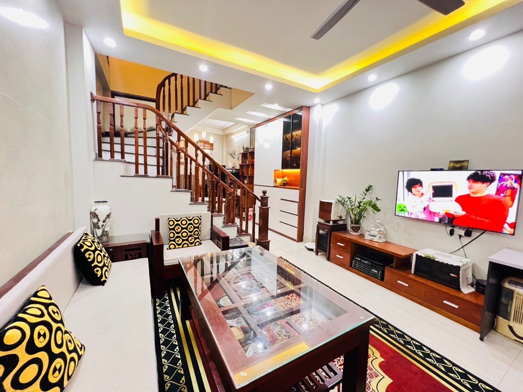 Bán nhà NGọc Thuỵ Dân xây - o tô 45m  MT rộng gần Mipec chỉ 5 tỷ hơn